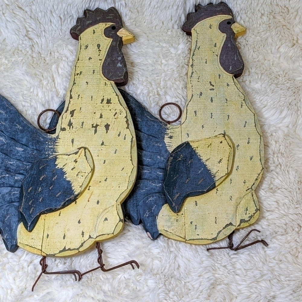 Set of Two Vintage Wood and Metal Rooster Wall Decorations - Sold As-Is - Picture 6 of 6